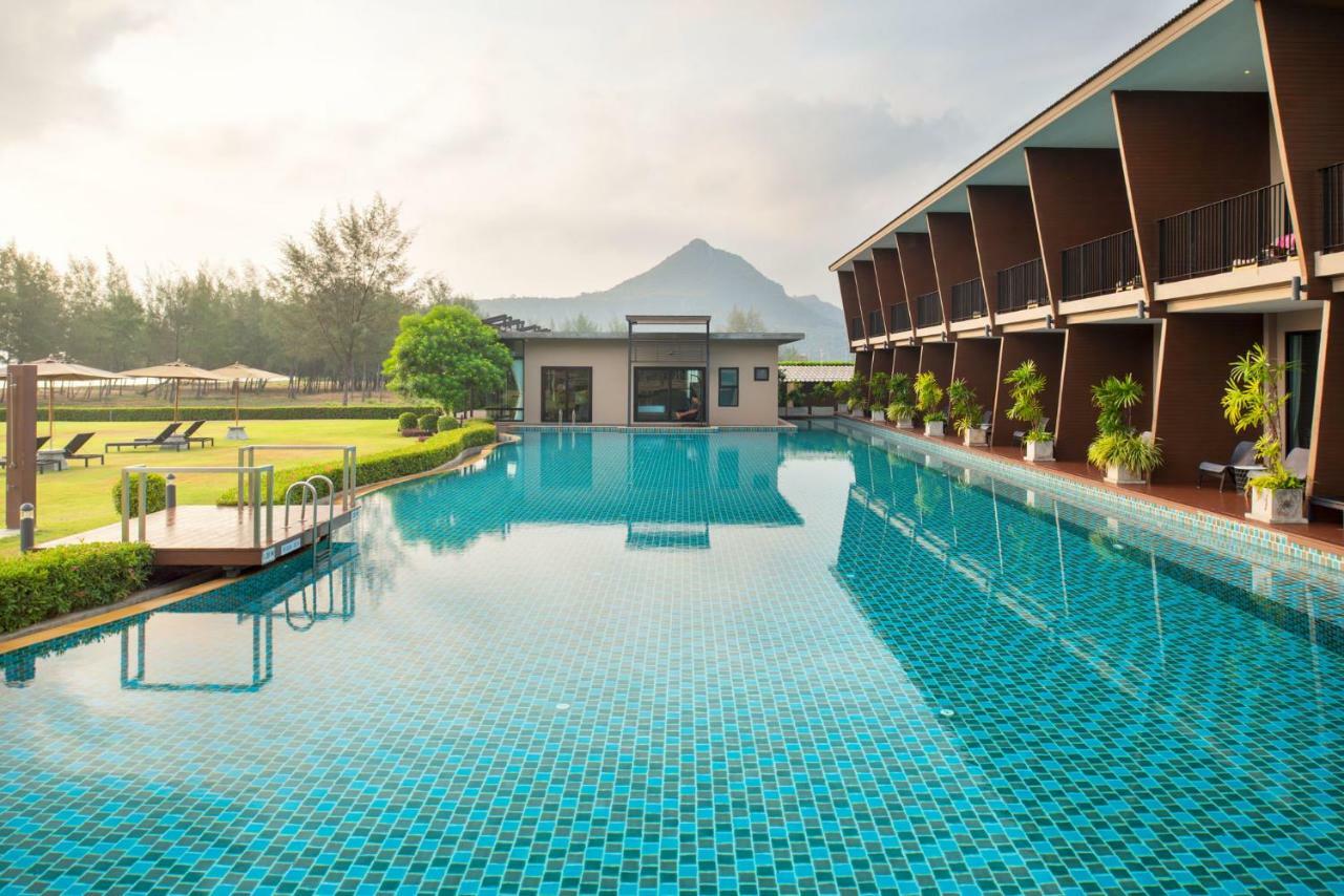 La Isla Pranburi Beach Resort Сам-Рой-Йот Экстерьер фото